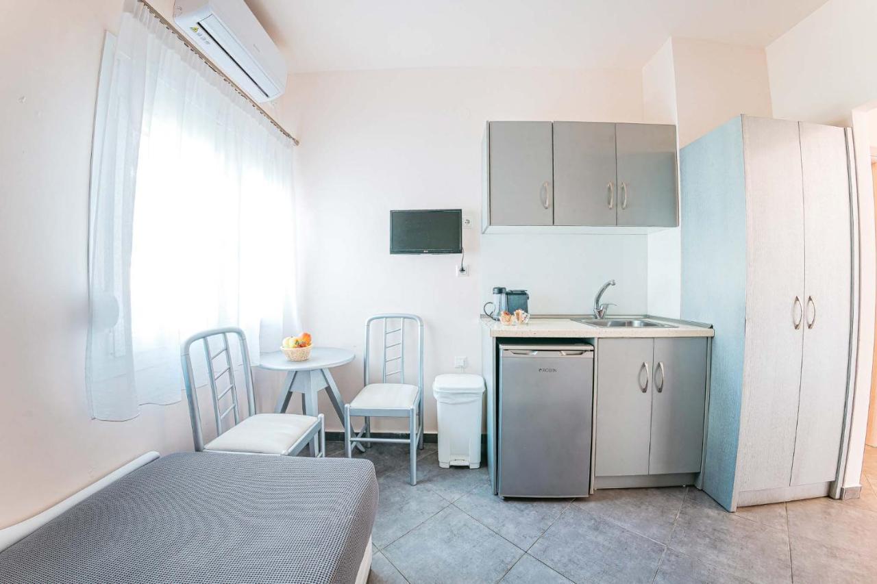 Marinis Boutique Rooms Nea Iraklitsa Esterno foto