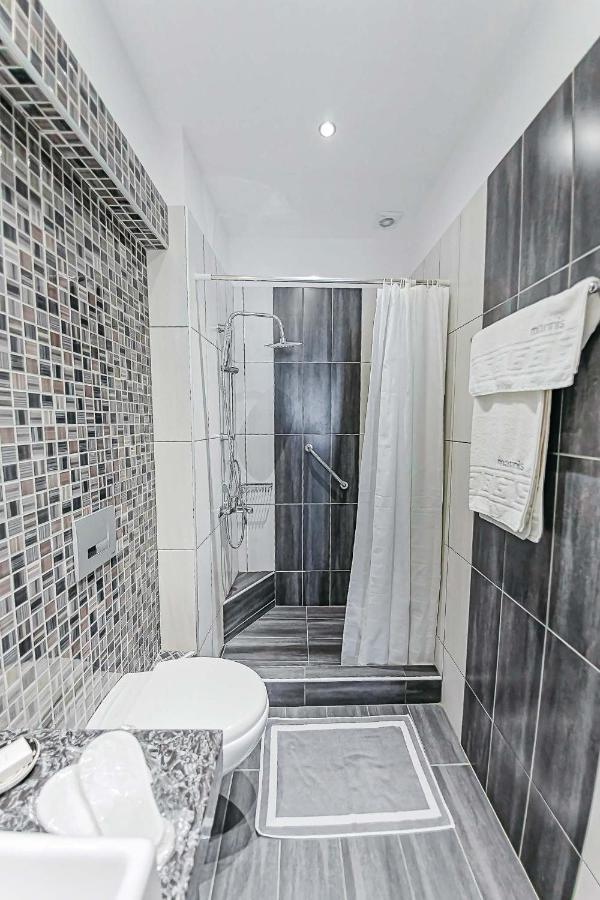 Marinis Boutique Rooms Nea Iraklitsa Esterno foto