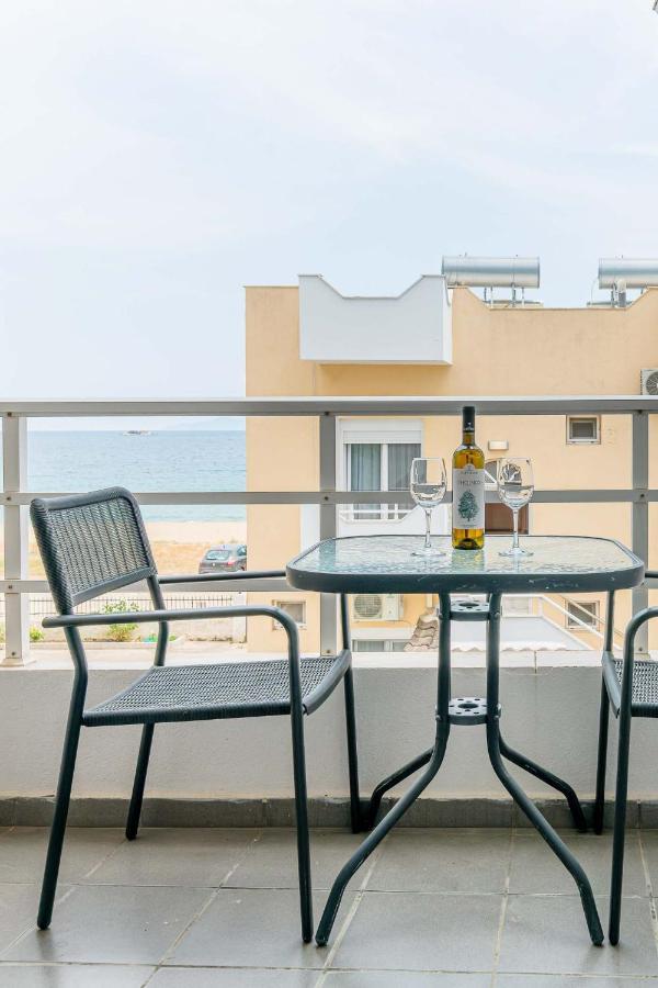 Marinis Boutique Rooms Nea Iraklitsa Esterno foto