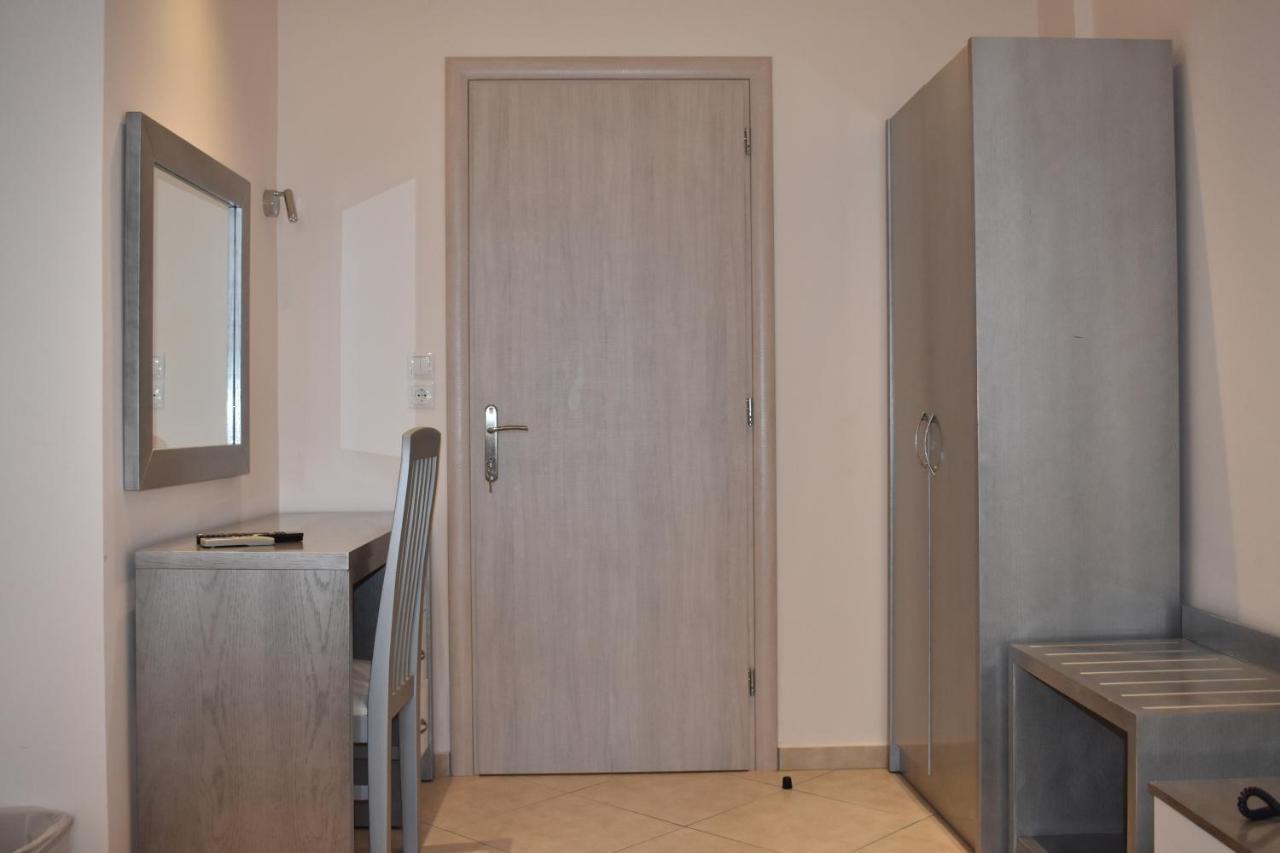 Marinis Boutique Rooms Nea Iraklitsa Esterno foto