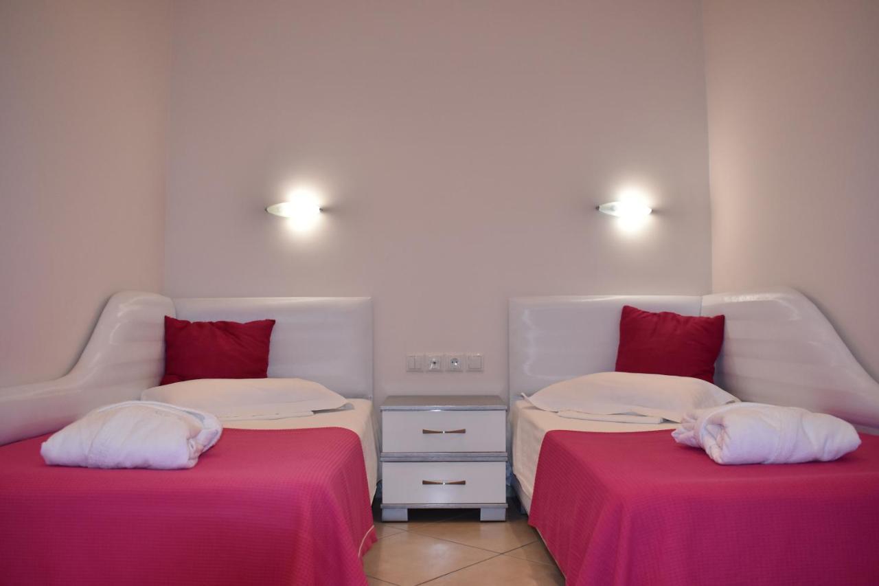 Marinis Boutique Rooms Nea Iraklitsa Esterno foto