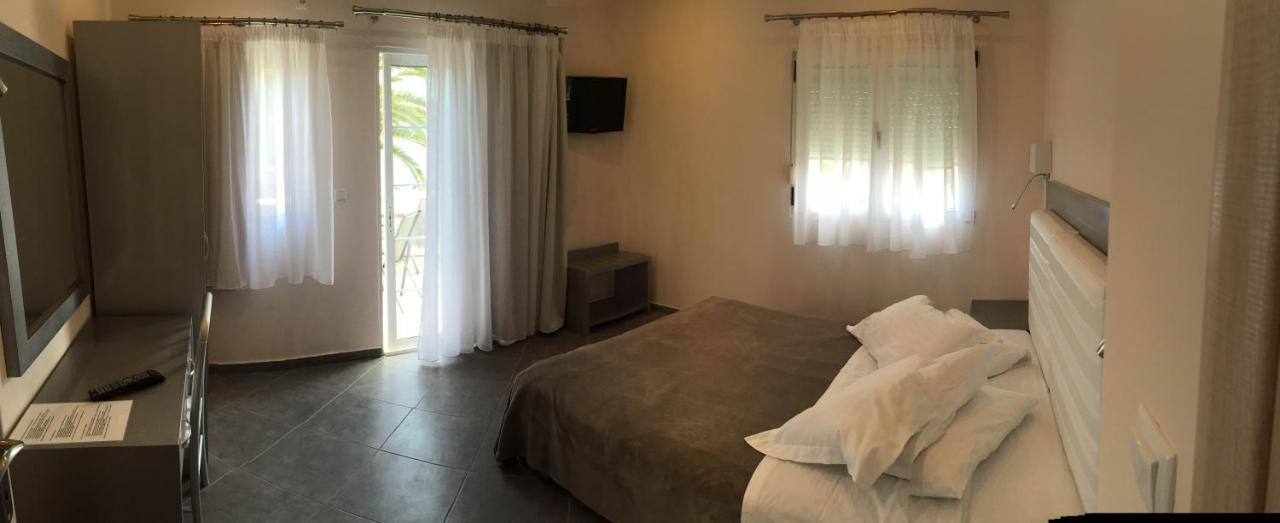 Marinis Boutique Rooms Nea Iraklitsa Esterno foto