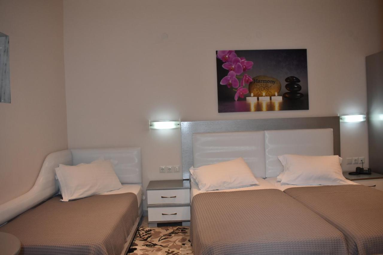 Marinis Boutique Rooms Nea Iraklitsa Esterno foto