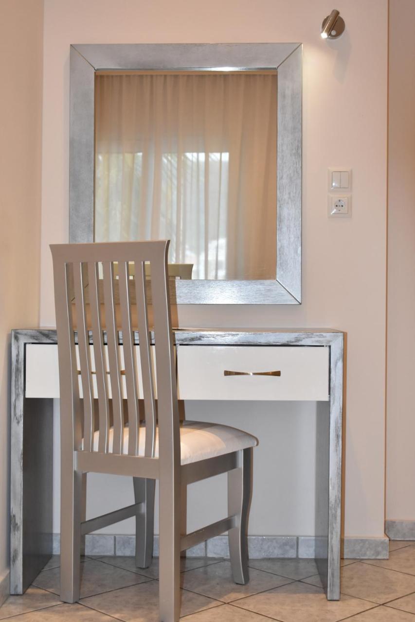 Marinis Boutique Rooms Nea Iraklitsa Esterno foto