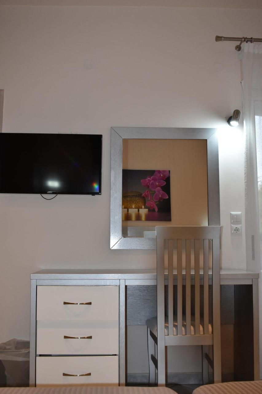 Marinis Boutique Rooms Nea Iraklitsa Esterno foto