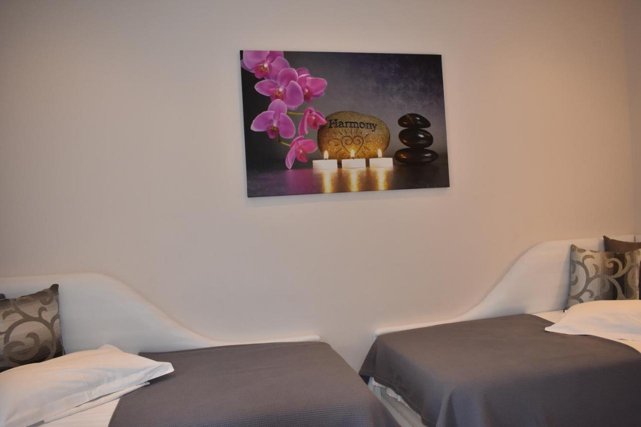 Marinis Boutique Rooms Nea Iraklitsa Esterno foto