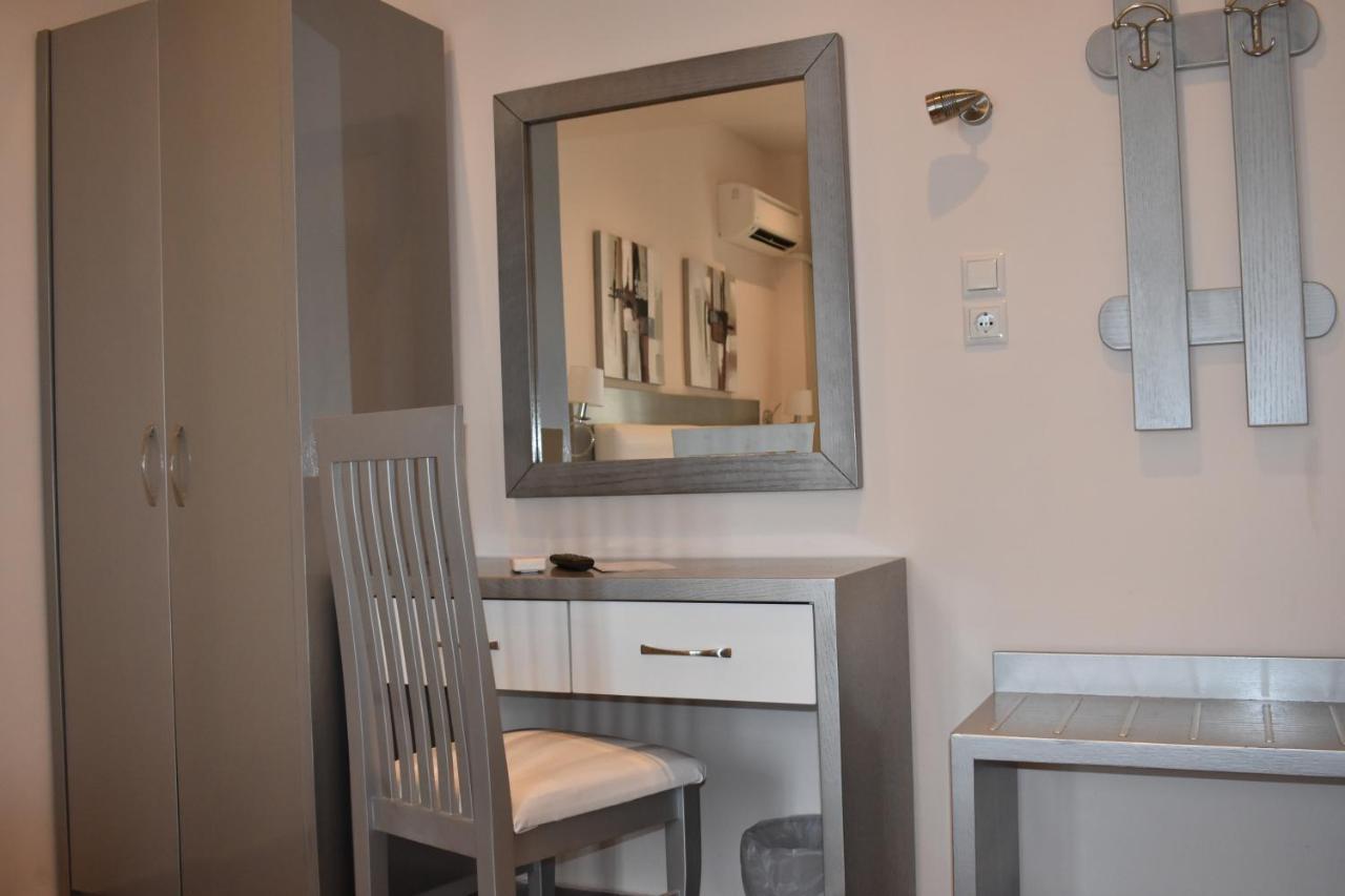 Marinis Boutique Rooms Nea Iraklitsa Esterno foto