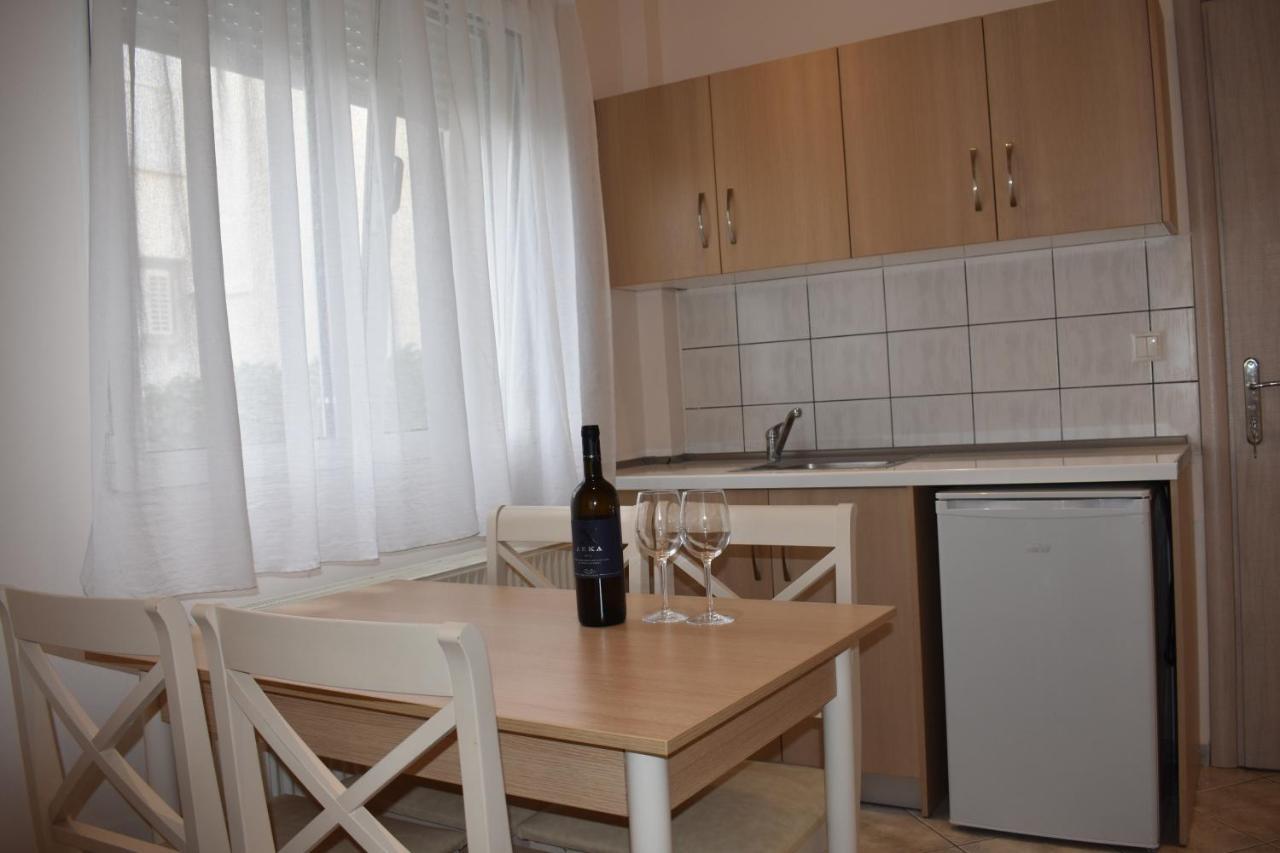 Marinis Boutique Rooms Nea Iraklitsa Esterno foto